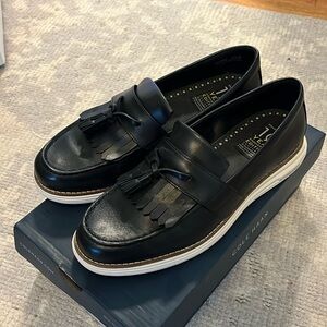 Cole Haan Kiltie Loafer - 9.5 tassels black